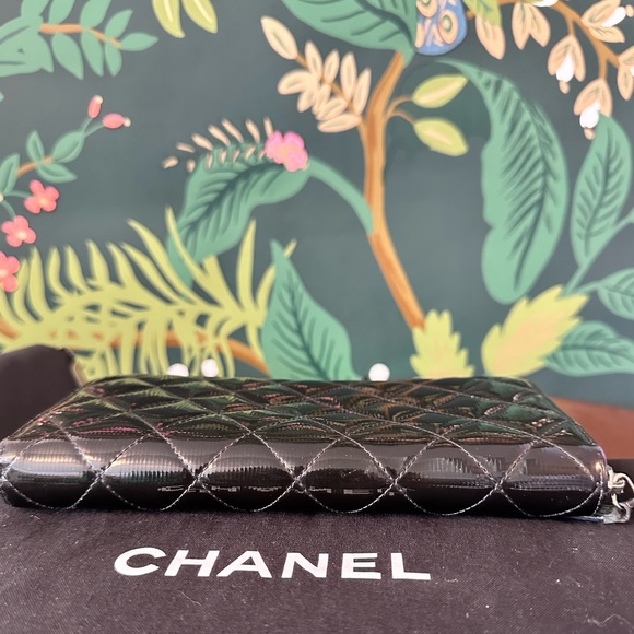 CHANEL Matelasse Quilted Black Patent Caviar Leather Round Zip Long Wallet ๐ค๐ฅ - Picture 9 of 13